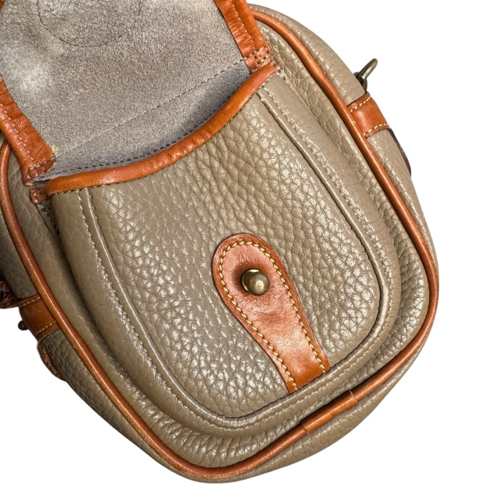 RARE Dooney & Bourke Vintage Mini Explorer Camera Bag Pebbled Leather Taupe VTG - Picture 7 of 12